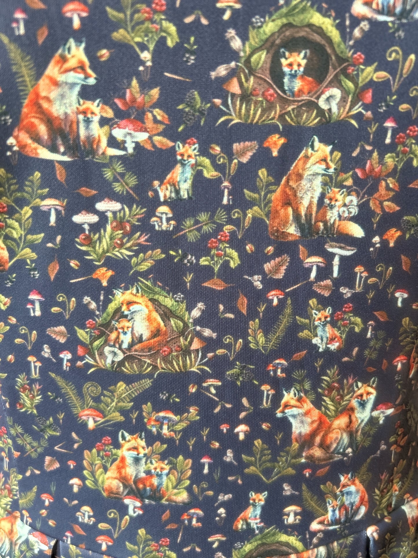 NEW AND TAGGED. Dolly & Dotty AMANDA PURPLE FOX DEN SWING DRESS, IN UK SIZE 8-10. SMALL. WITH 2 POCKETS.