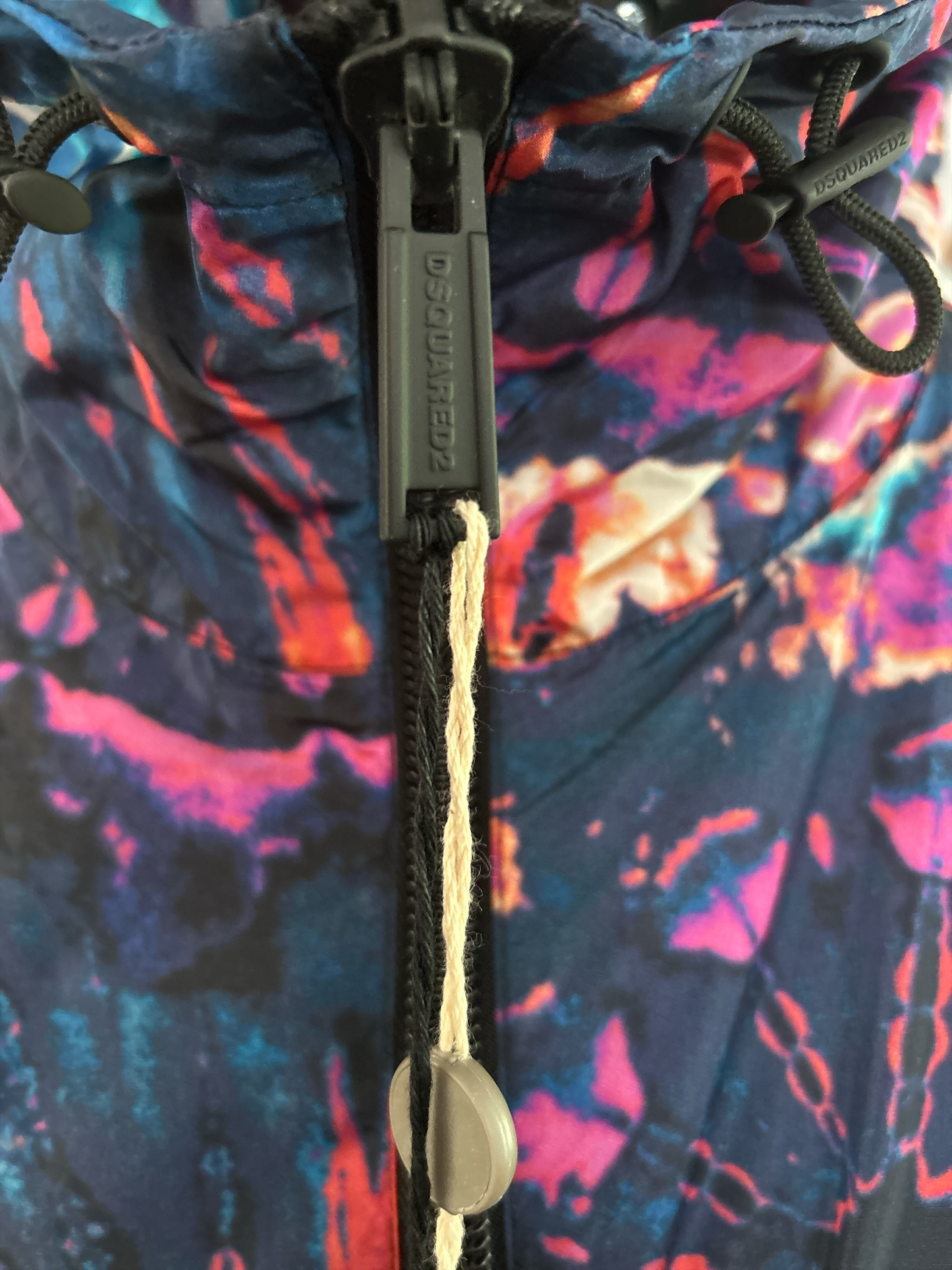 NEW WITH TAGS. MENS DSQUARED2. TIE-DYE WIND JACKET UK SIZE, LARGE. ZIP CLOSURE. BLUE HUE.