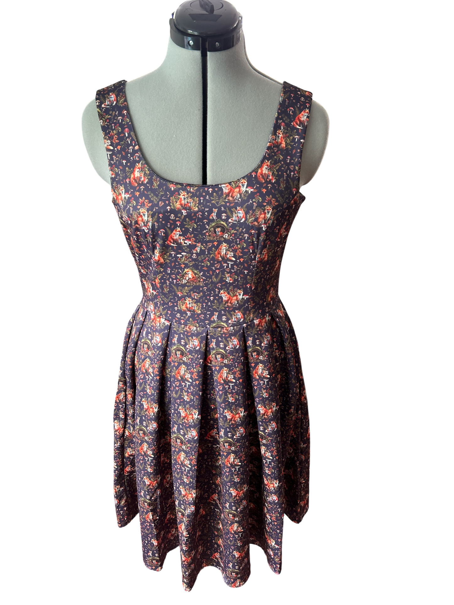 NEW AND TAGGED. Dolly & Dotty AMANDA PURPLE FOX DEN SWING DRESS, IN UK SIZE 8-10. SMALL. WITH 2 POCKETS.