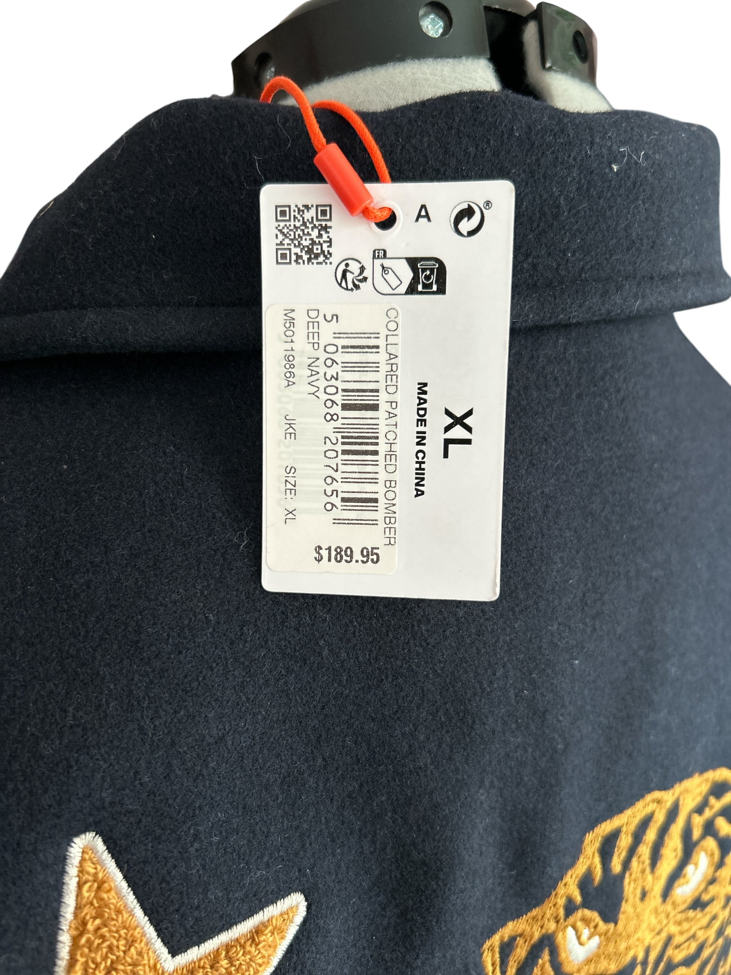 SUPERDRY WILD CATS NAVY COLLARED PATCHED BOMBER IN NAVY UK SIZE EXTRA LARGE.
