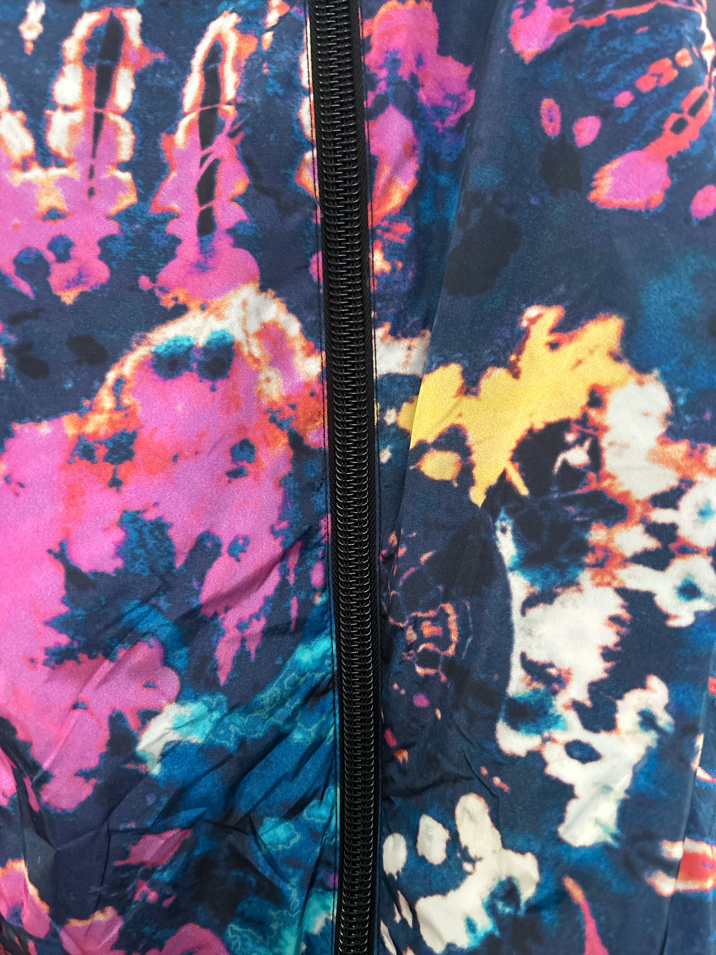 NEW WITH TAGS. MENS DSQUARED2. TIE-DYE WIND JACKET UK SIZE, LARGE. ZIP CLOSURE. BLUE HUE.