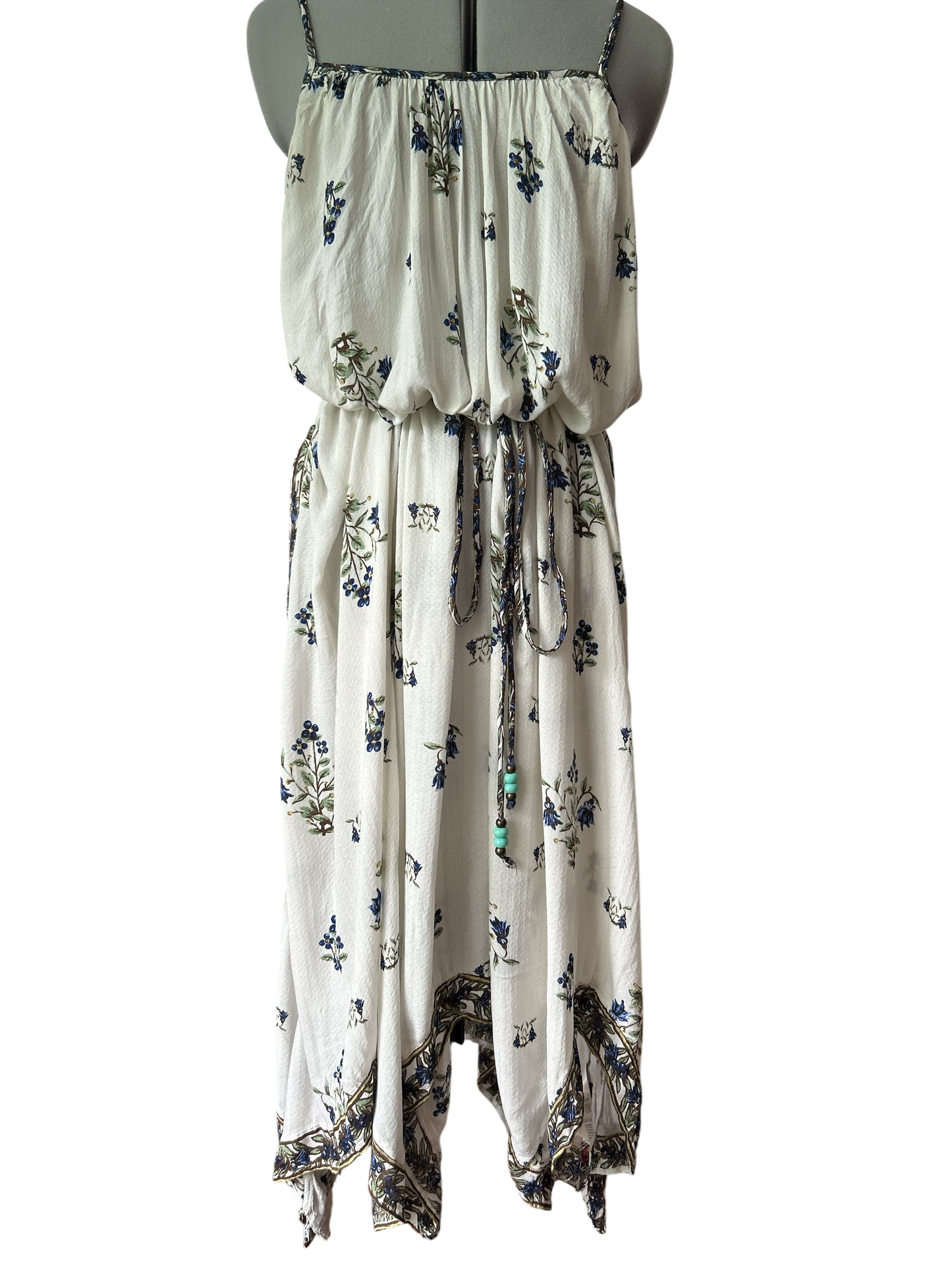 NEW WITH OUT TAGS. FREE PEOPLE ART NOUVEAU SCRAPPY FLORAL MAXY DRESS IN FREE-SIZE (8-16 UK) New Without Tags.