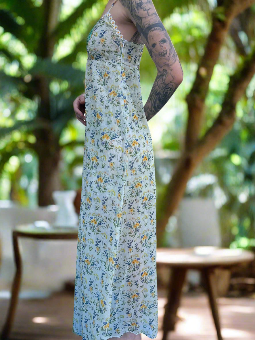 NEW WITHOUT TAGS. By PAULA JUNYENT FLORAL DRESS IN UK SIZE SMALL.