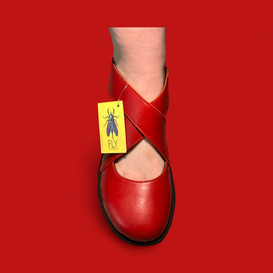 WOMENS FLY RED LEATHER SHOES SIZE EU39/6 UK NEW BOXED MARY JANE FLAT.RRP:£106.00
