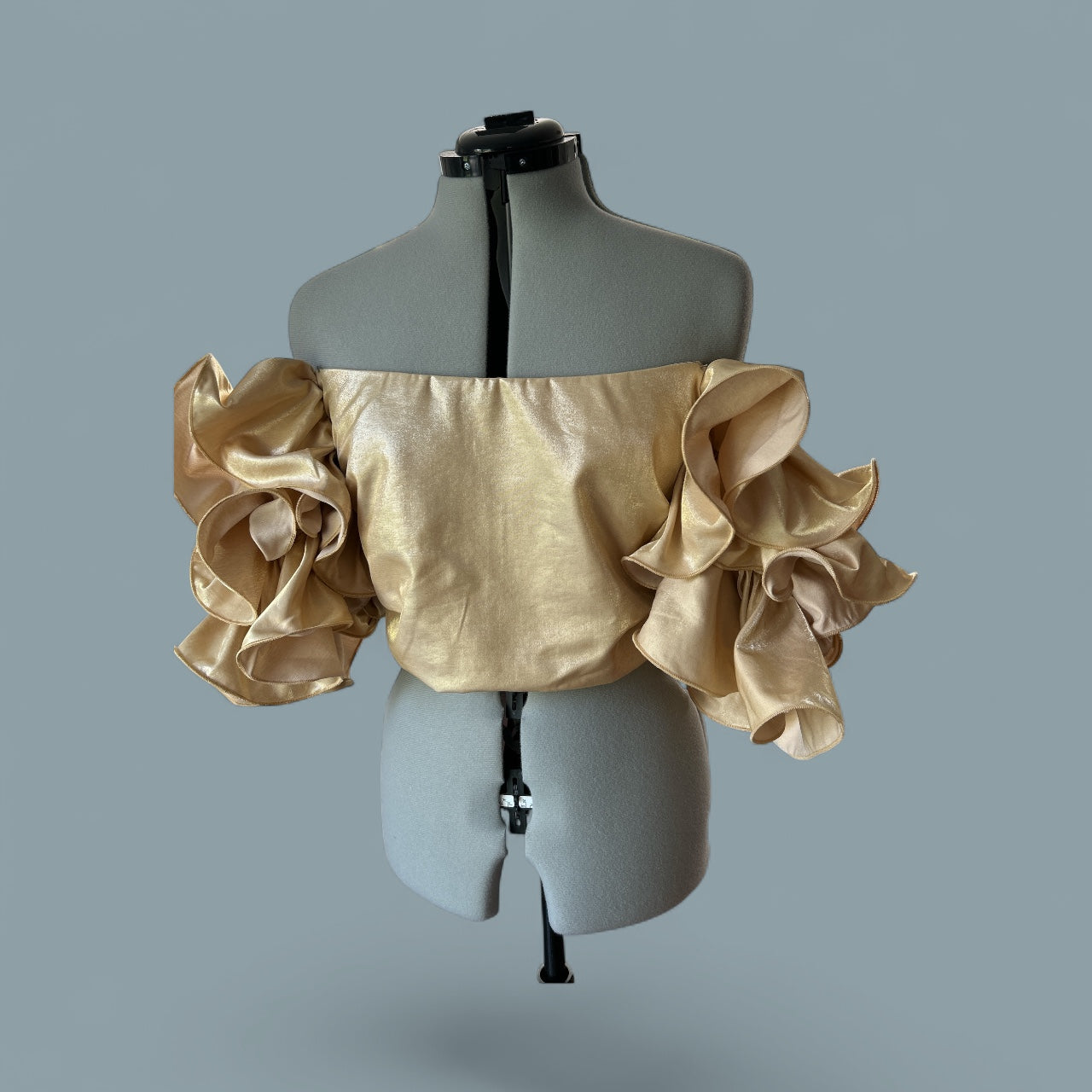 YAURA-CHAMPAGNE COLOURED RUFFLE SLEEVED TOP SIZE MEDIUM.