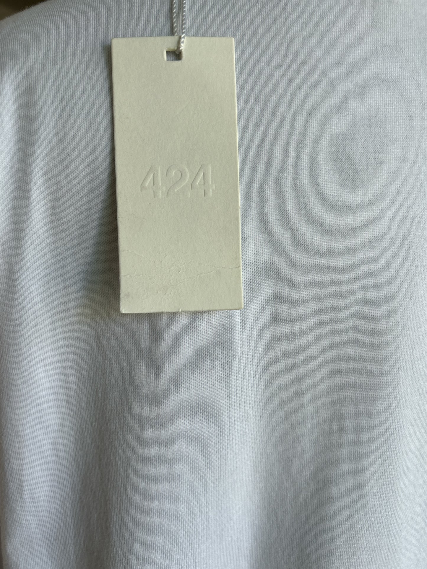 424. MENS WHITE T-SHIRT WITH BLACK WRITING. NEW WITH TAGS 424. EXTRA LARGE. RRP:£220.00!