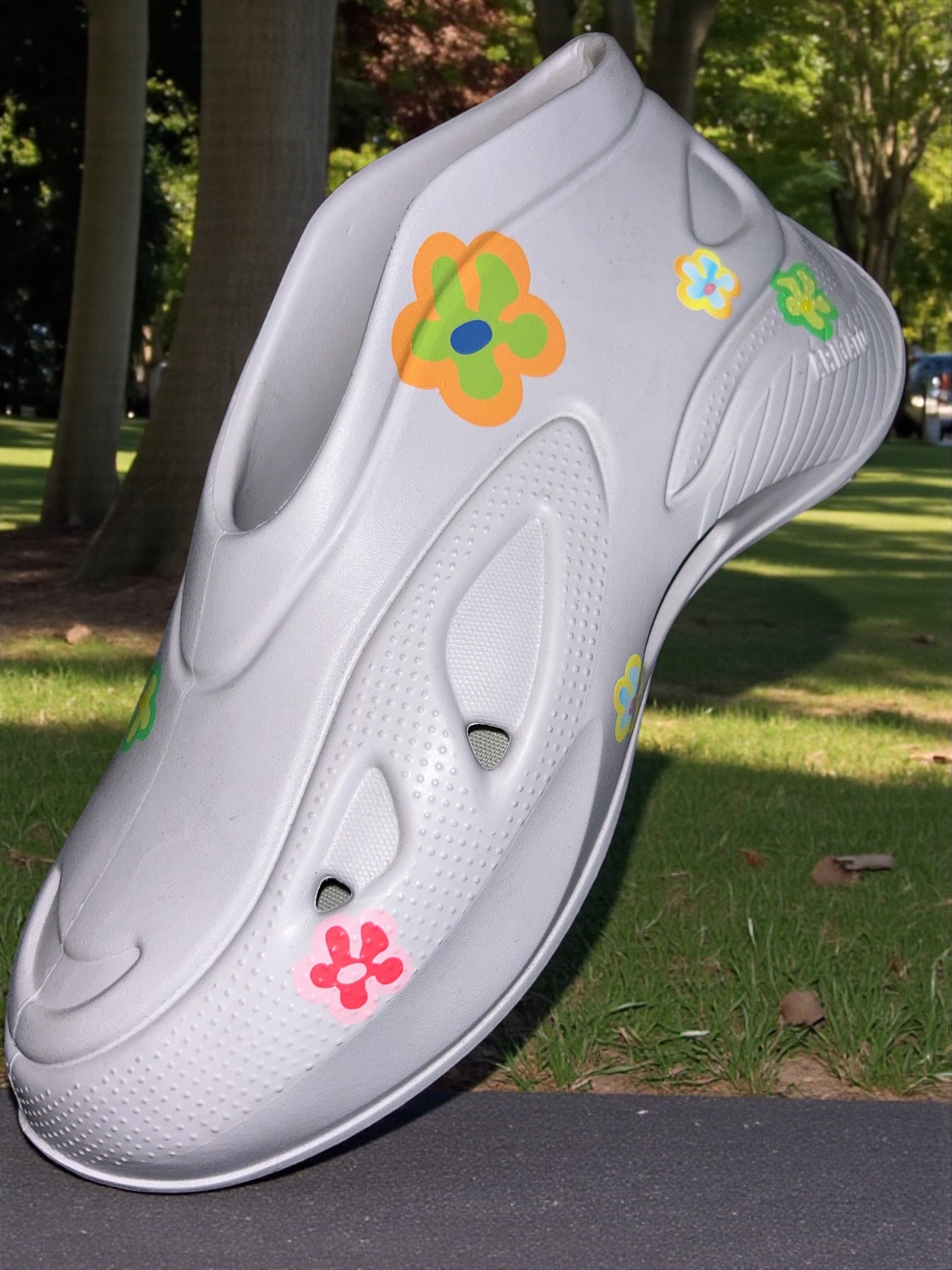 WOMENS AXEL ARIGATO XPLORER CLOG UK SIZE 7.5 EU 41.5 NEW CUSTOM PAINTED FLOWERS IN LIGHT GREY.