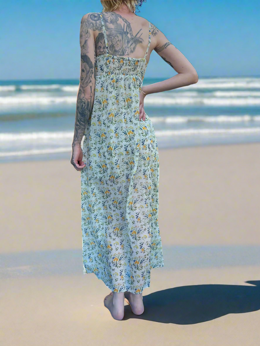 NEW WITHOUT TAGS. By PAULA JUNYENT FLORAL DRESS IN UK SIZE SMALL.