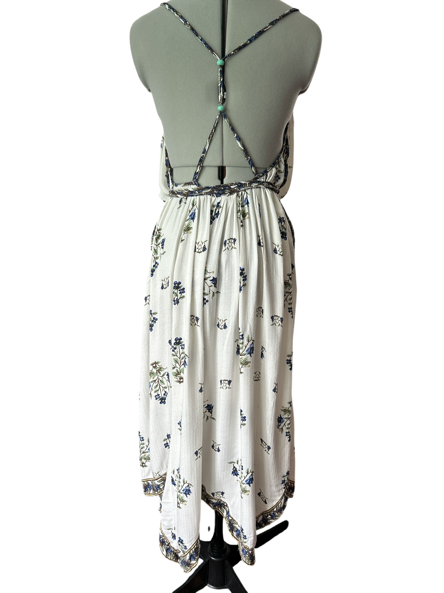 NEW WITH OUT TAGS. FREE PEOPLE ART NOUVEAU SCRAPPY FLORAL MAXY DRESS IN FREE-SIZE (8-16 UK) New Without Tags.