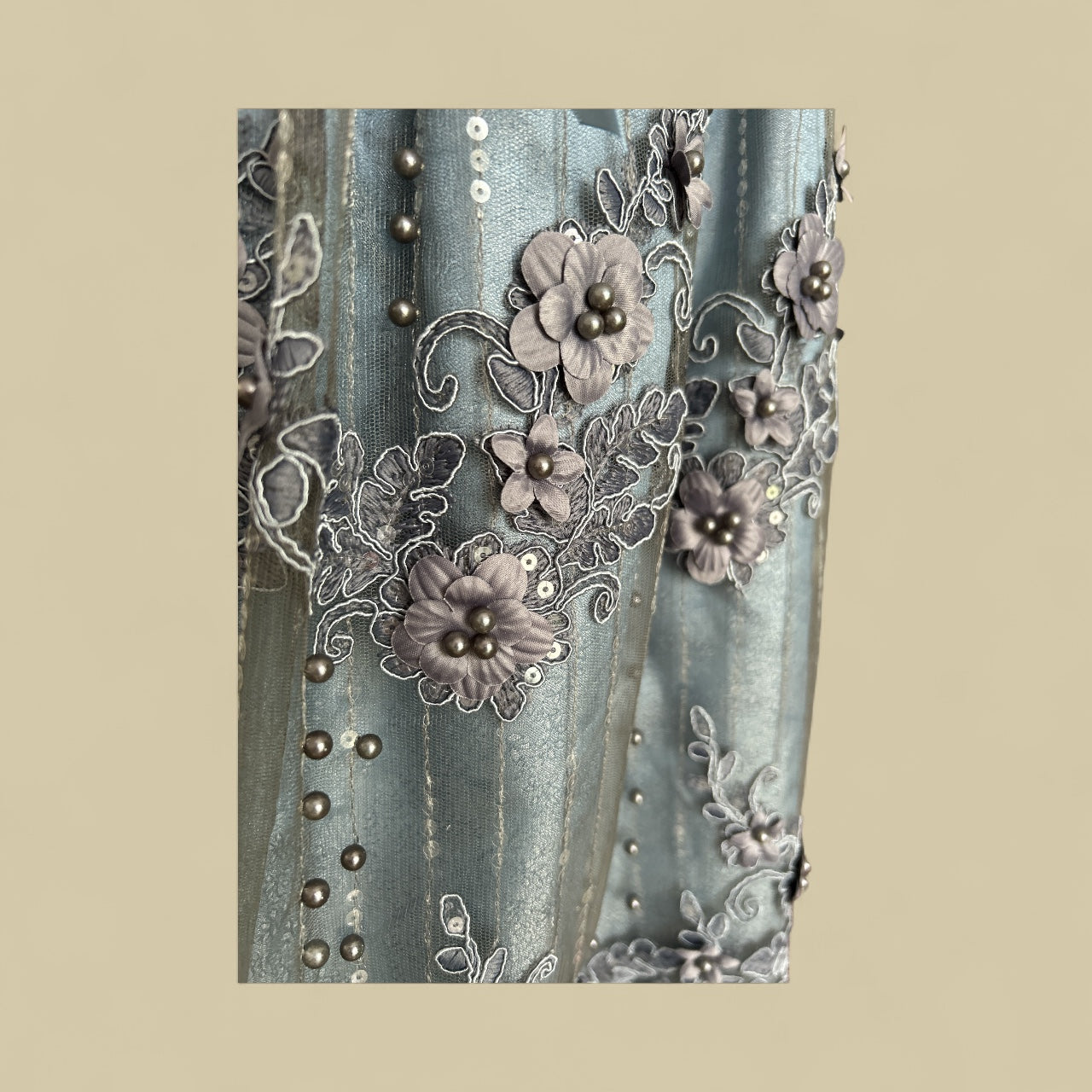 NEW WITH TAGS A KRUGER (GERMAN) TRADITIONAL DIRNDL DRESS WITH APRON. RRP:€379.95. “THE OKTOBERFEST BEER FESTIVAL DRESS”