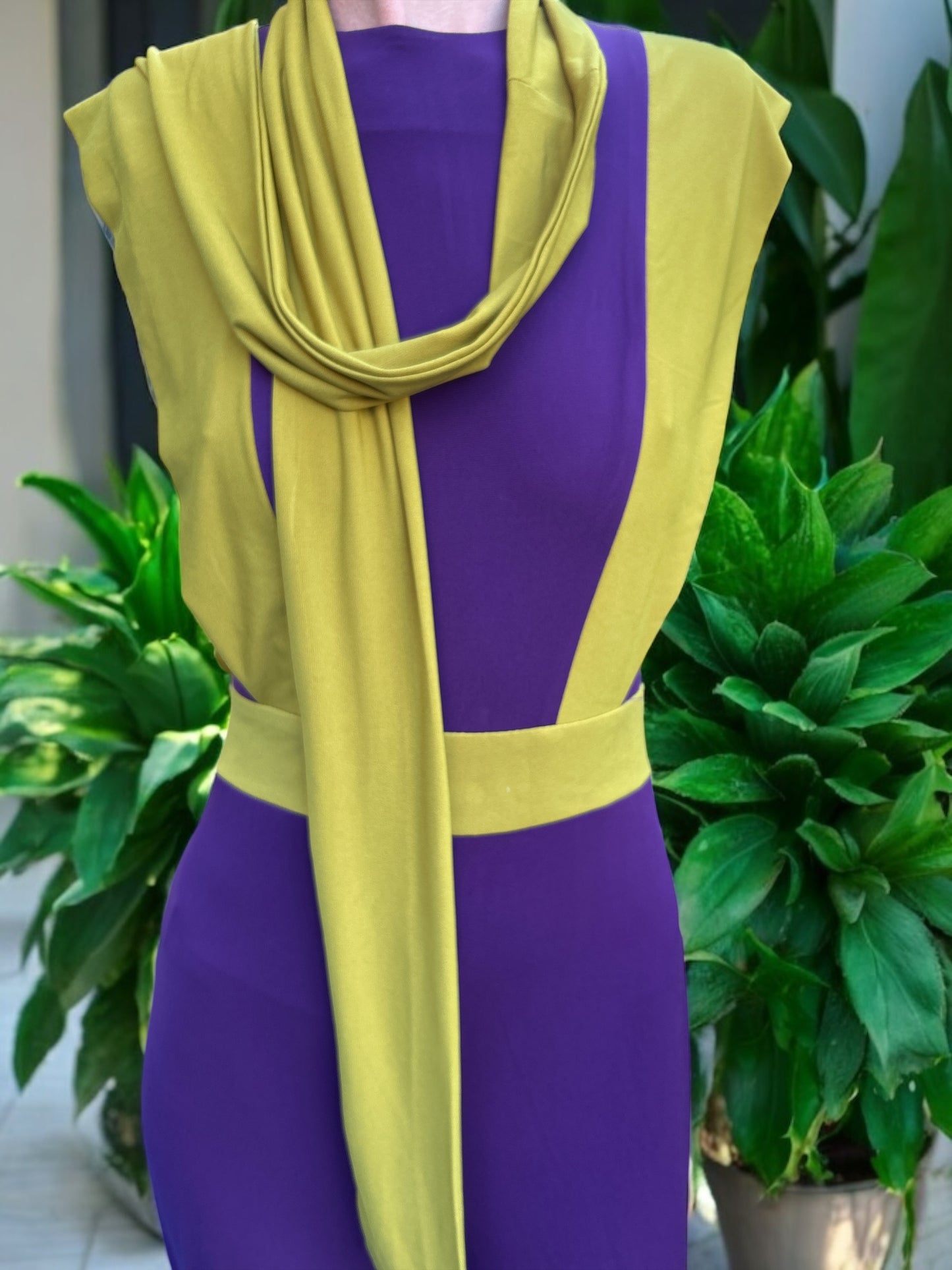 SPANISH DESIGNER CAYRO NEW AND TAGGED PANTSUIT IN VOILET WITH LIME INTERCHANGEABLE COLOURED SCARF. UK SIZE EXTRA SMALL.