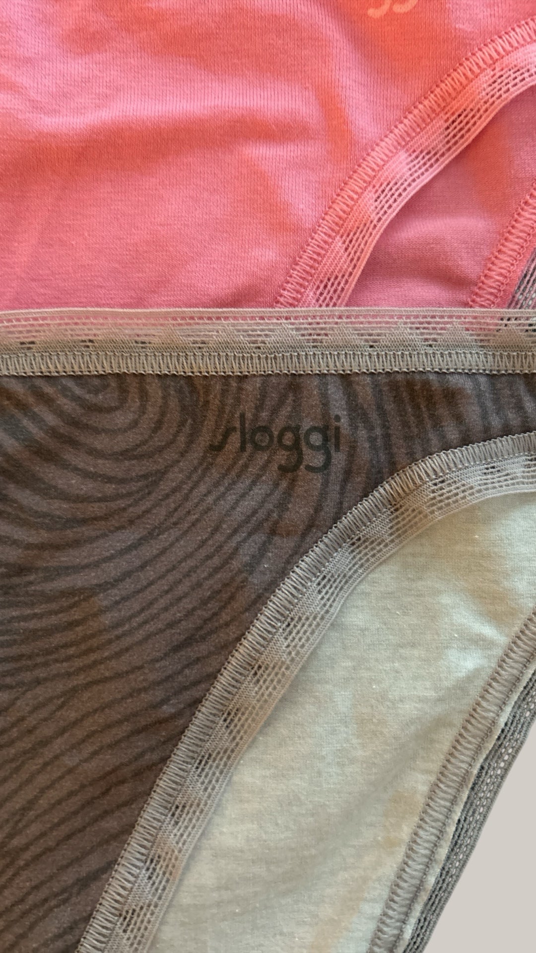 SLOGGI MINIS ORGANIC COTTON NEW BOXED IN MEDIUM SIZE. PINK & OATMEAL COLOUR RRP:£35.00 MID-RISE.