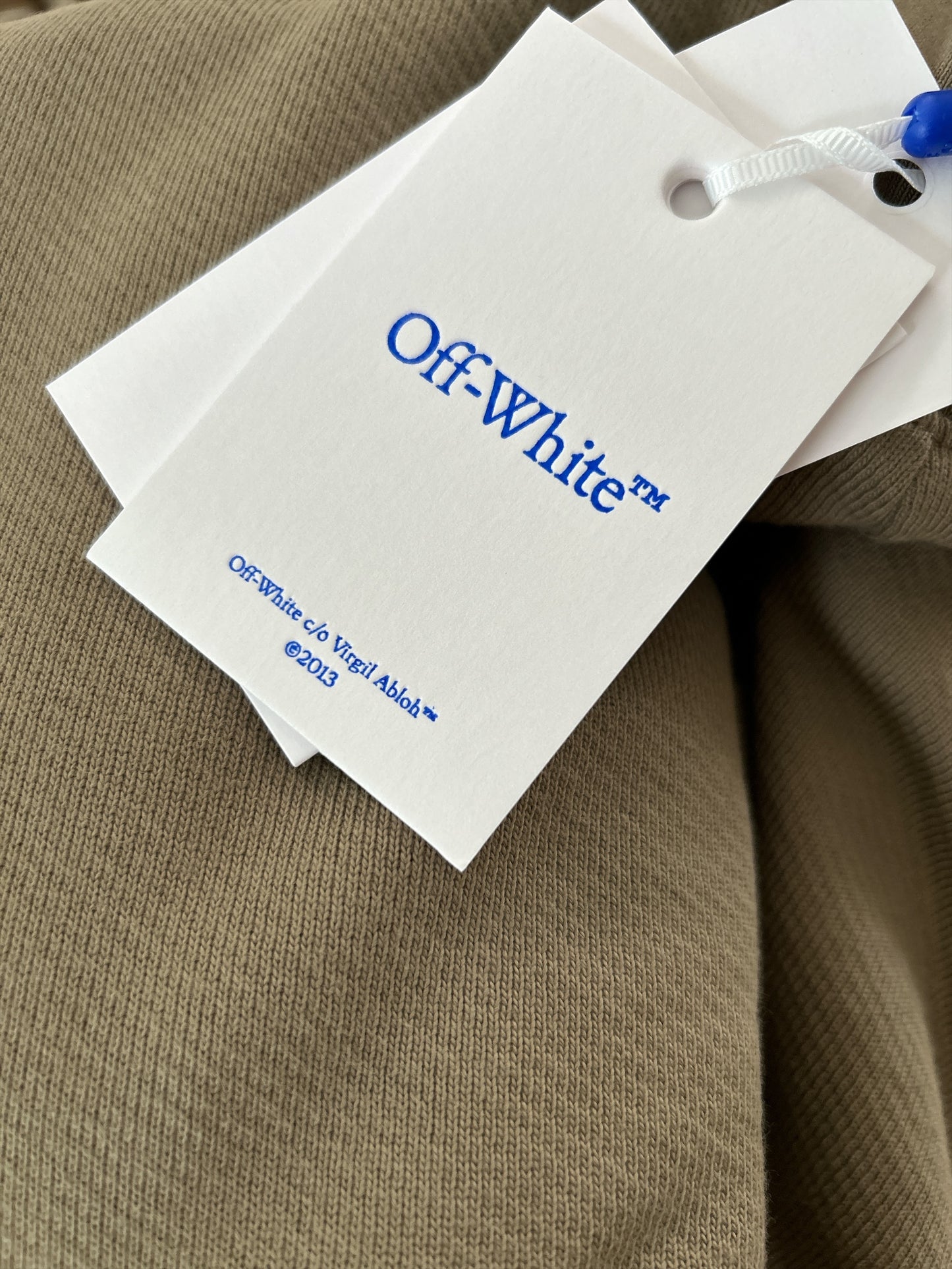 “OFF WHITE” NEW AND TAGGED OFF WHITE SKATE HOODIE BEIGE BLACK SIZE UK MEDIUM.RRP:£940.00