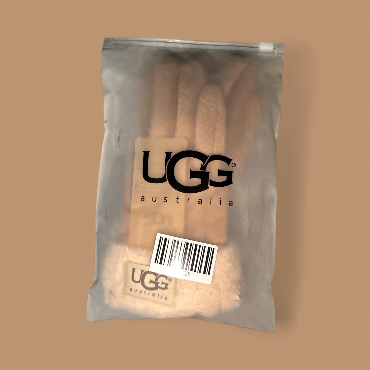 WOMENS UGG AUSTRALIA TURN CUFF GLOVES WITH TOUCH SCREEN COLD WEATHER. 100% SHEEPSKIN WATER RESISTANT NEW WITH TAGS.