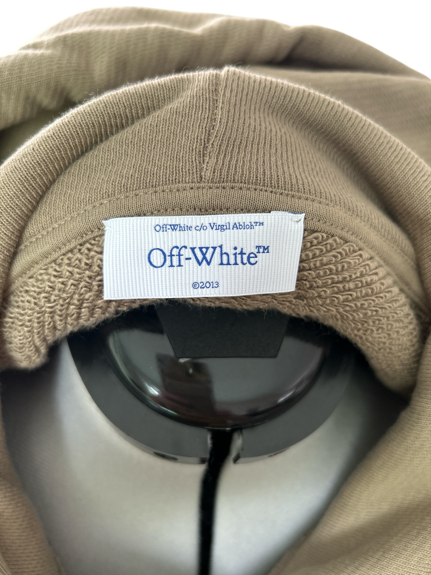 “OFF WHITE” NEW AND TAGGED OFF WHITE SKATE HOODIE BEIGE BLACK SIZE UK MEDIUM.RRP:£940.00