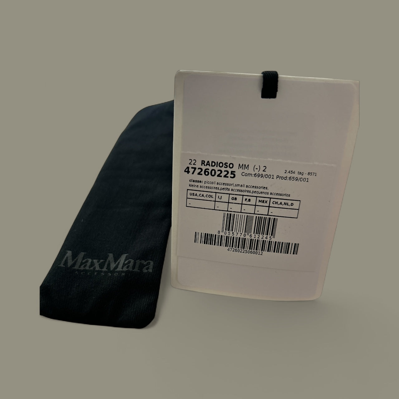 NEW AND TAGGED MAX MARA LEATHER TEDDY BOOK MARK WITH GIFT POUCH. RRP:$79.00!