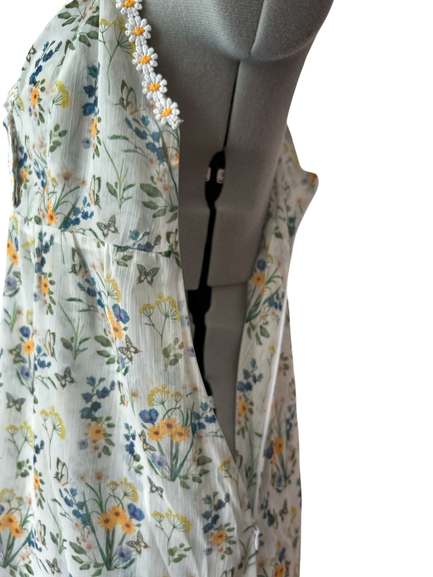 NEW WITHOUT TAGS. By PAULA JUNYENT FLORAL DRESS IN UK SIZE SMALL.