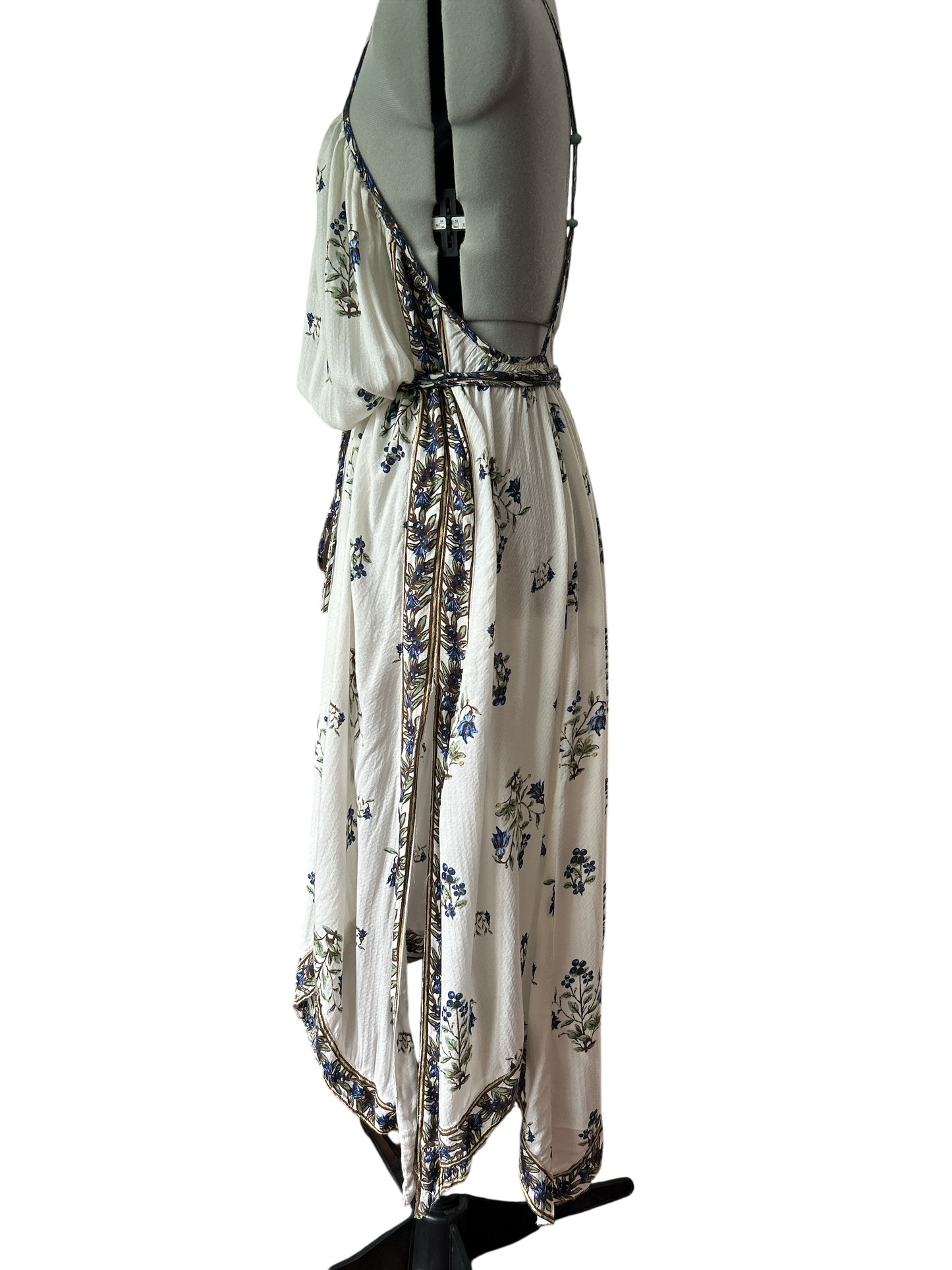 NEW WITH OUT TAGS. FREE PEOPLE ART NOUVEAU SCRAPPY FLORAL MAXY DRESS IN FREE-SIZE (8-16 UK) New Without Tags.