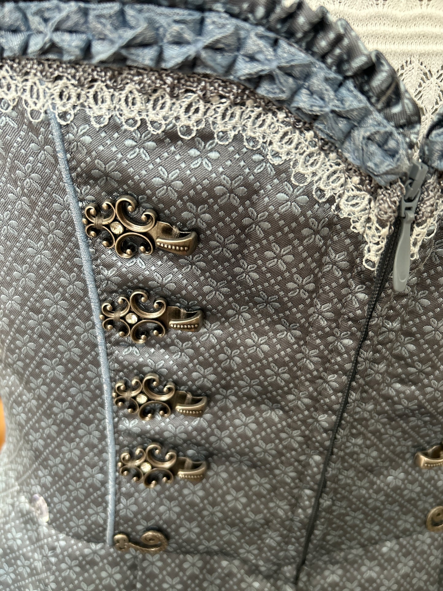 NEW WITH TAGS A KRUGER (GERMAN) TRADITIONAL DIRNDL DRESS WITH APRON. RRP:€379.95. “THE OKTOBERFEST BEER FESTIVAL DRESS”