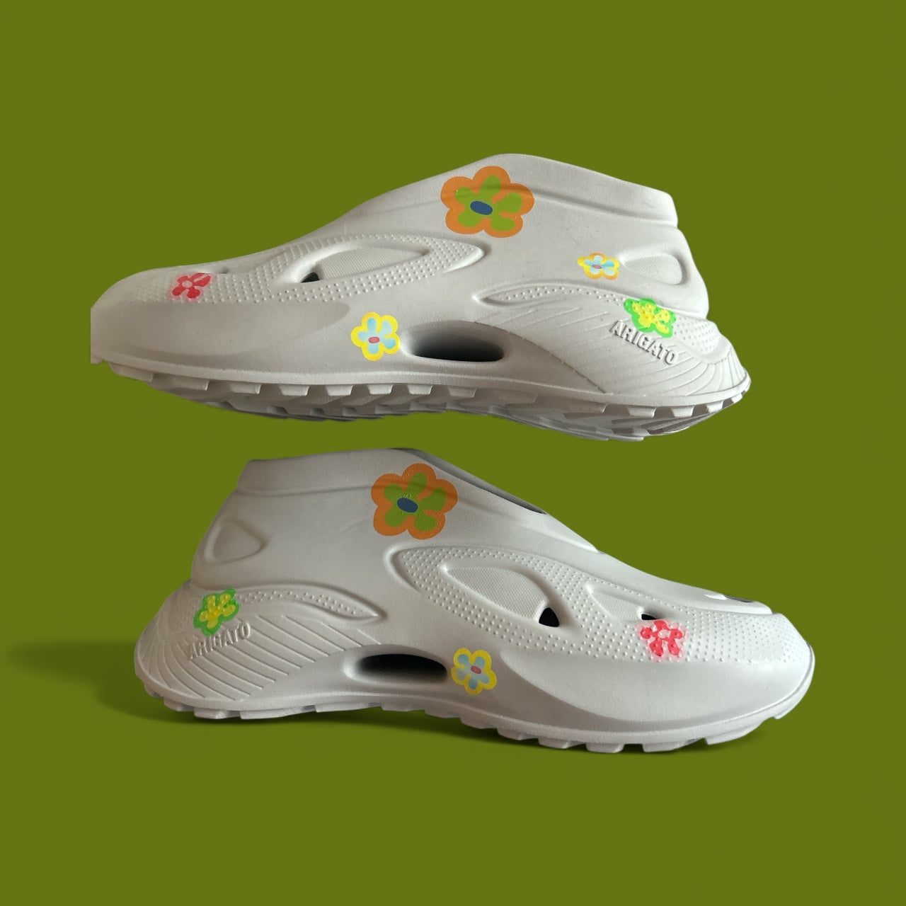WOMENS AXEL ARIGATO XPLORER CLOG UK SIZE 7.5 EU 41.5 NEW CUSTOM PAINTED FLOWERS IN LIGHT GREY.