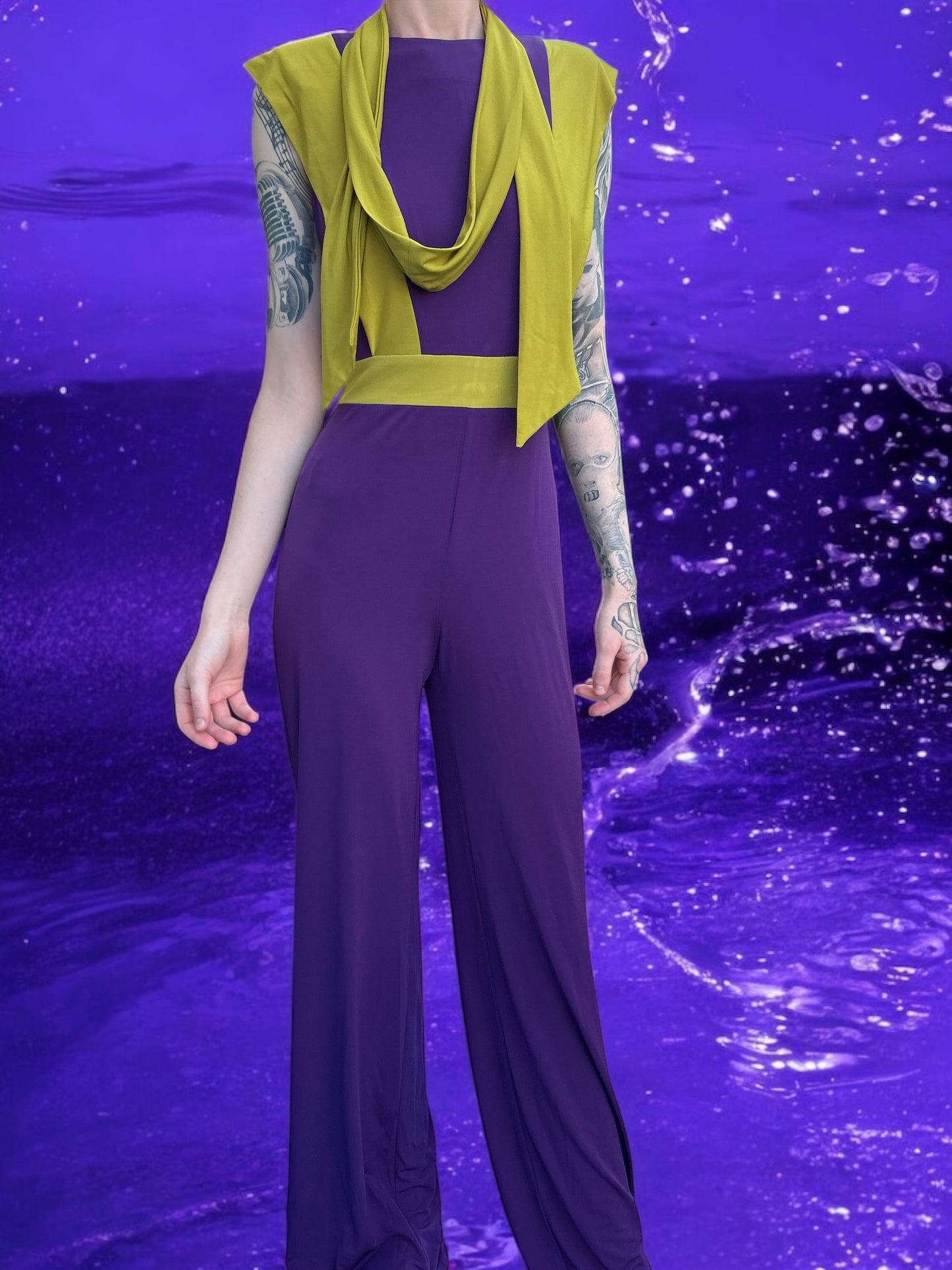 SPANISH DESIGNER CAYRO NEW AND TAGGED PANTSUIT IN VOILET WITH LIME INTERCHANGEABLE COLOURED SCARF. UK SIZE EXTRA SMALL.