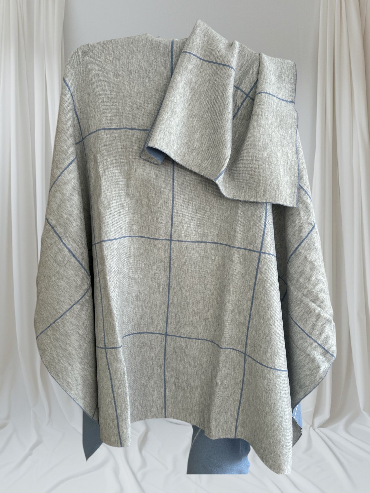 WOMENS WYNNE COLLECTION PONCHO WOOLY WARM CREAM/GREY TAGGED NEW