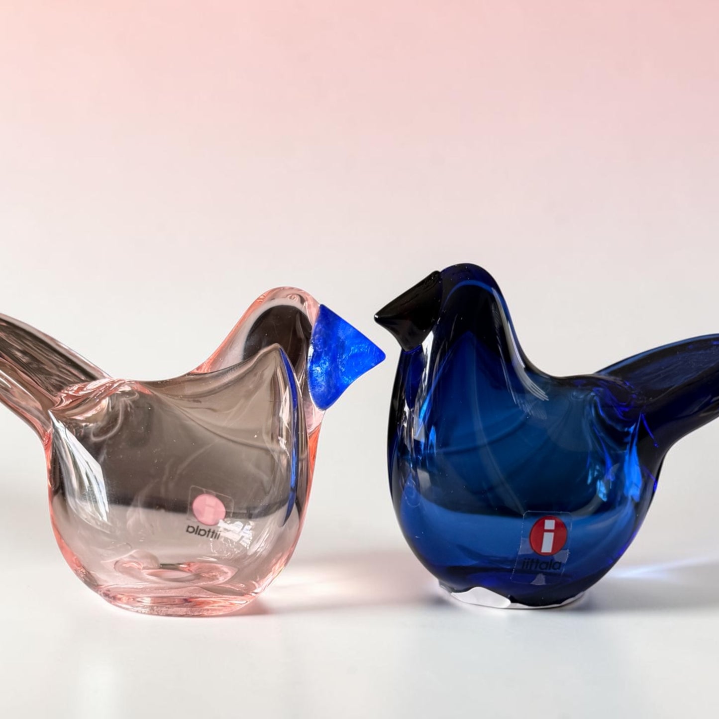 TOIKKLA OIVA TOIKKA 1972 BIRDS (IITTALA) PINK & BLUE UNIQUE DESIGNED GLASS BIRDS
