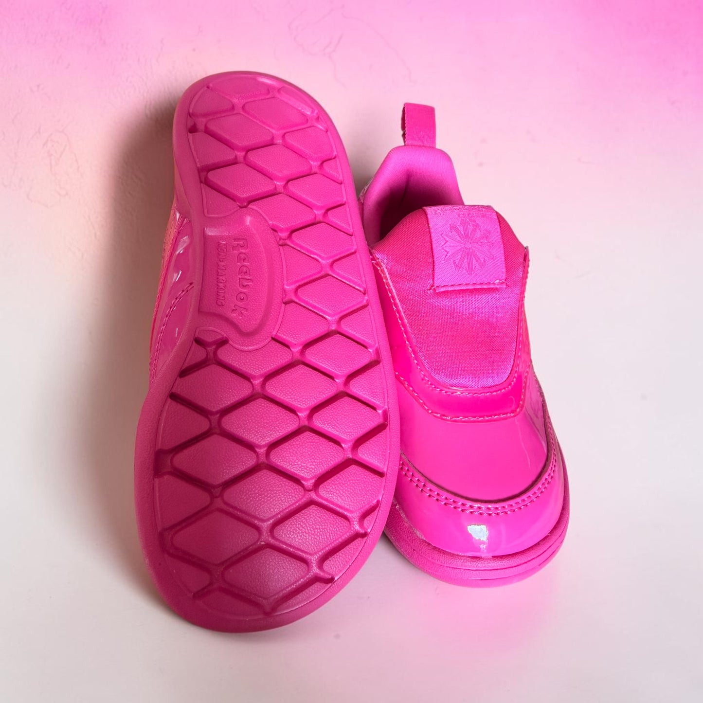 CHILD REEBOK BRIGHT PINK CARD B X TRAINERS UK 6.5 CLUB C. SLIP ON. SIZE NEW