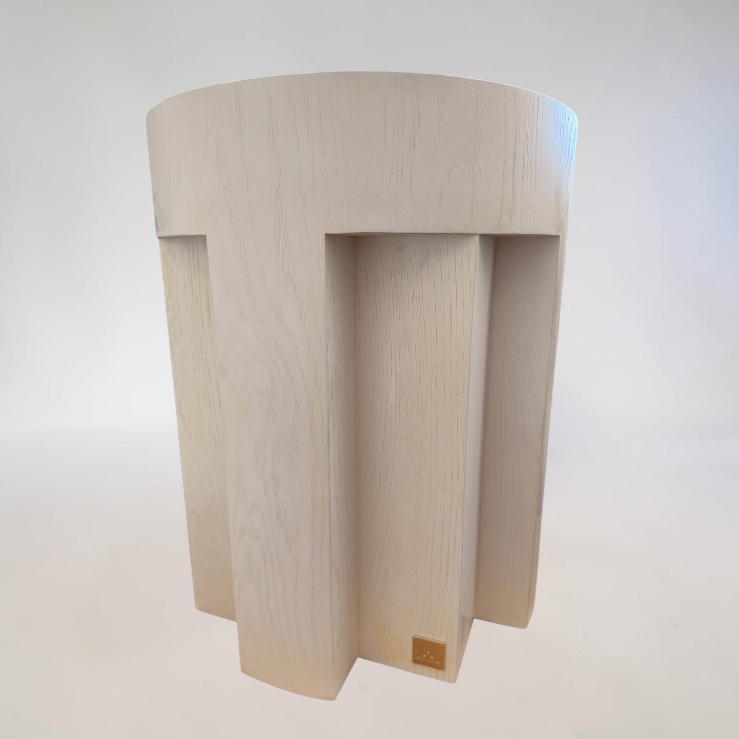 KELLY HOPPEN, ANDREW MARTIN, ELI DESIGNER TABLE/STALL NEW IN BOX