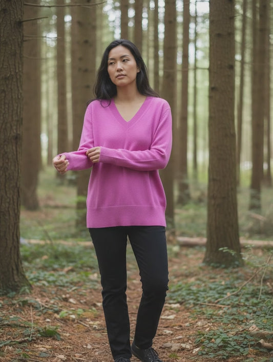 WOMANS "C A S H" PURPLE V NECK PURPLE JUMPER SIZE LARGE NEW RRP: £315!